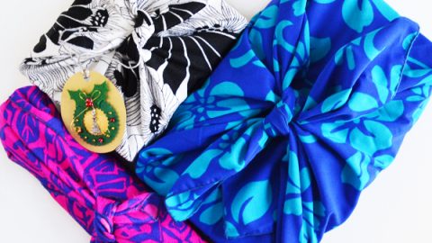 Basta sprecare carta per le tue confezioni regalo! Un tutorial per fare il pacco regalo di stoffa giapponese, il Furoshiki, che viene usato tante volte senza sprechi per pacchi belli e colorati! www.cucicucicoo.com