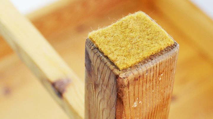 Protect your floors with these super fast, easy and FREE DIY chair felt pads! You can make these table leg pads from a surprising upcycled material in just 10 seconds for a wonderful anti-scratch effect on all your furniture! #diyhome #floorprotector